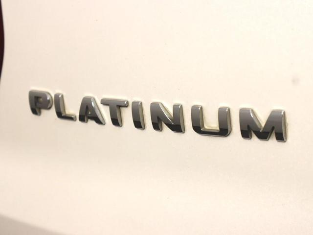 Photo of 2016 White Platinum Metallic Tri-Coat Ford Explorer