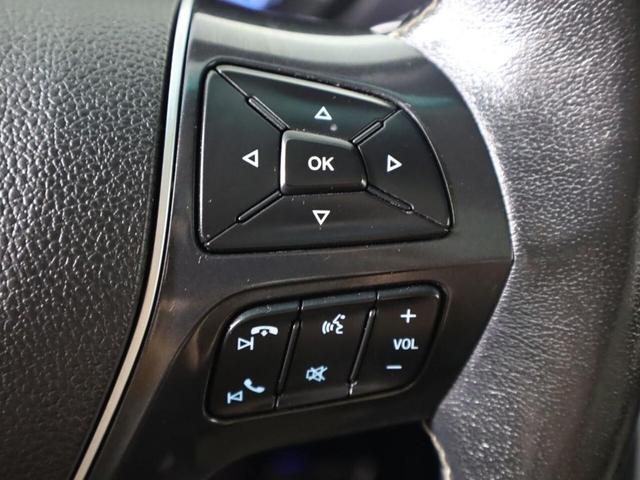 Photo of 2016 White Platinum Metallic Tri-Coat Ford Explorer