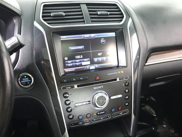 Photo of 2016 White Platinum Metallic Tri-Coat Ford Explorer