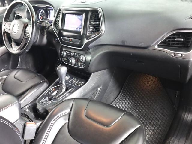 Photo of 2020 Granite Crystal Metallic Clear Coat Jeep Cherokee