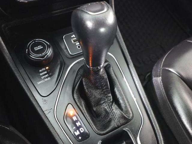 Photo of 2020 Granite Crystal Metallic Clear Coat Jeep Cherokee
