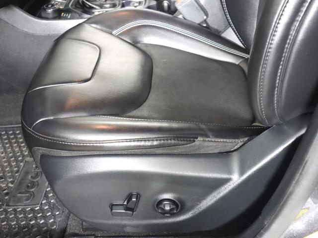 Photo of 2020 Granite Crystal Metallic Clear Coat Jeep Cherokee