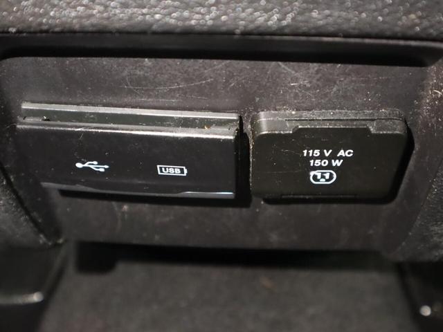 Photo of 2020 Granite Crystal Metallic Clear Coat Jeep Cherokee
