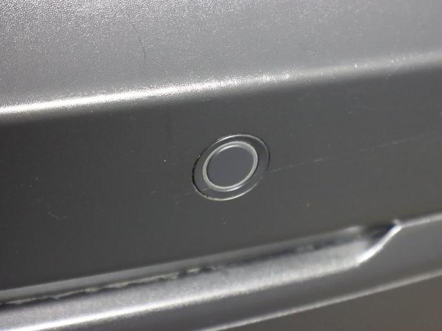 Photo of 2020 Granite Crystal Metallic Clear Coat Jeep Cherokee