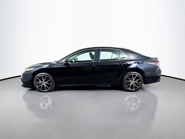 Photo of 2021 Midnight Black Metallic Toyota Camry