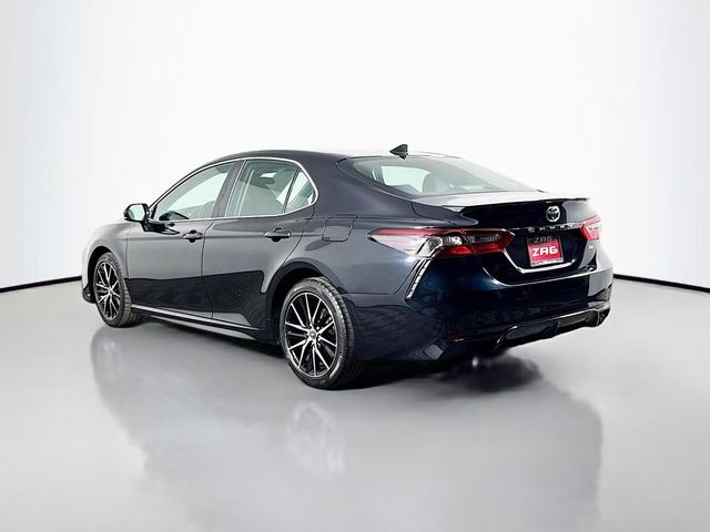 Photo of 2021 Midnight Black Metallic Toyota Camry