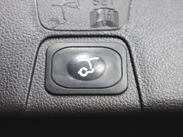 Photo of 2015 Magnetic Metallic Ford C-Max Energi