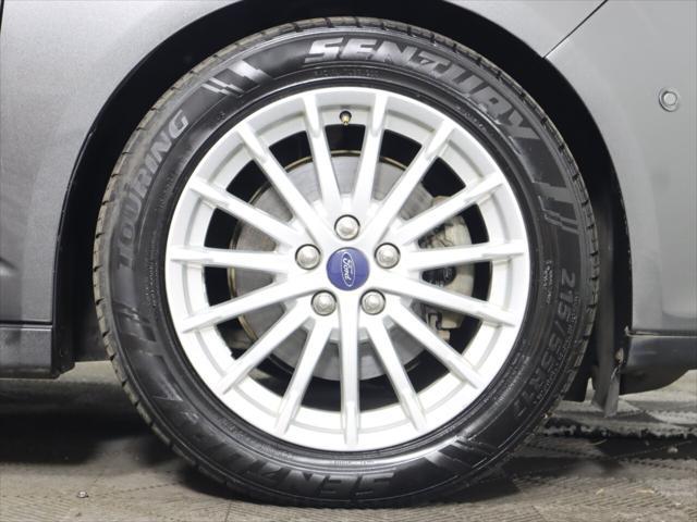 Photo of 2015 Magnetic Metallic Ford C-Max Energi