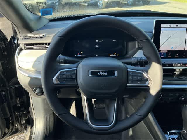 Photo of 2024 Diamond Black Crystal Pearlcoat Jeep Compass