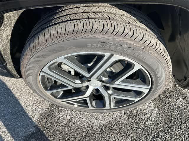 Photo of 2024 Diamond Black Crystal Pearlcoat Jeep Compass