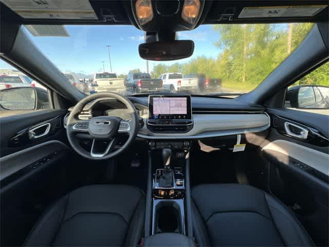 Photo of 2024 Diamond Black Crystal Pearlcoat Jeep Compass