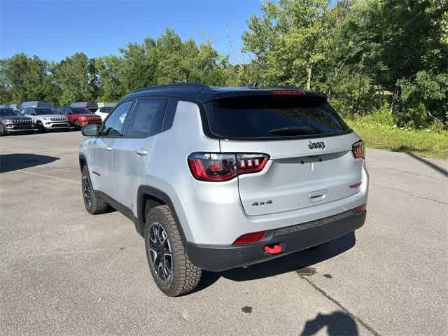 Photo of 2024 Silver Zynith Metallic Clearcoat Jeep Compass