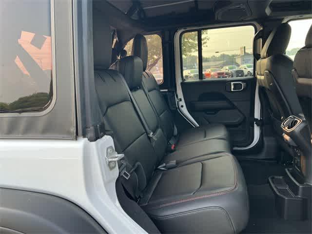 Photo of 2025 Bright White Clearcoat Jeep Wrangler