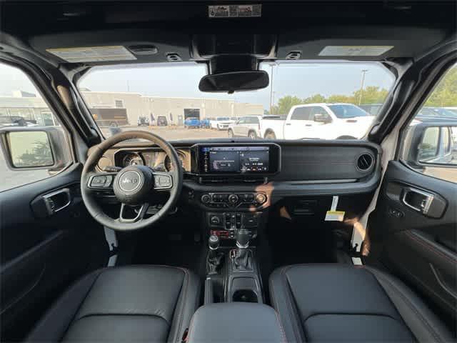Photo of 2025 Bright White Clearcoat Jeep Wrangler