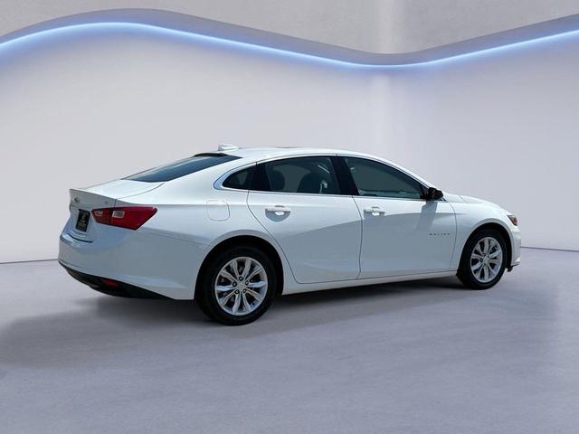 Photo of 2023 Summit White Chevrolet Malibu