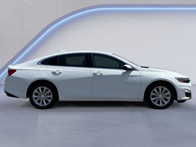 Photo of 2023 Summit White Chevrolet Malibu