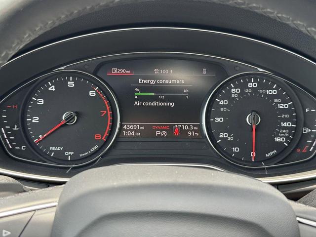 Photo of 2023 White Audi Q5
