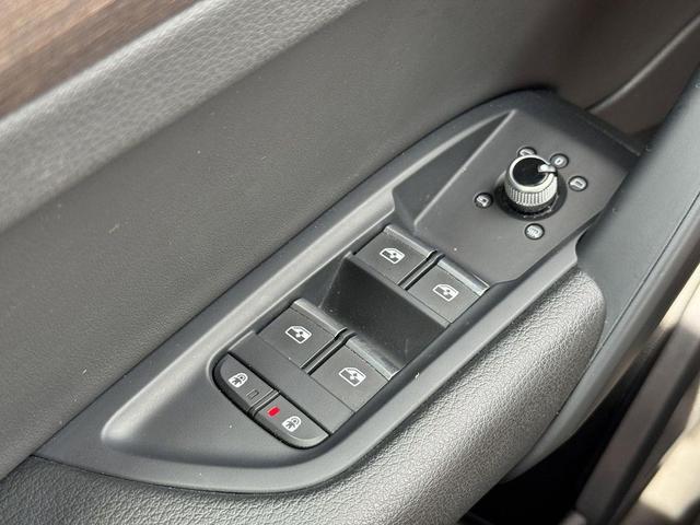Photo of 2023 White Audi Q5