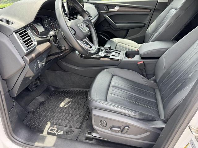 Photo of 2023 White Audi Q5