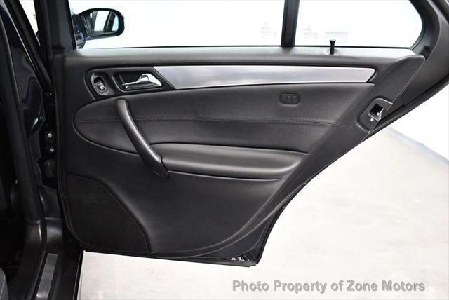 Photo of 2005 BLUE Mercedes-Benz C-Class