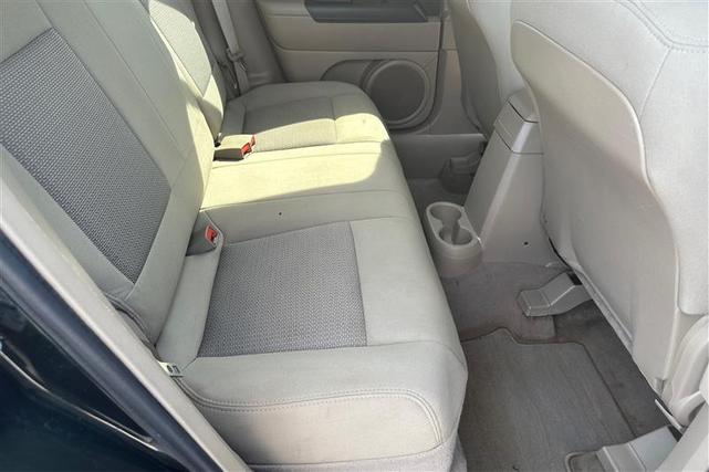 Photo of 2010 Natural Green Pearlcoat Jeep Patriot