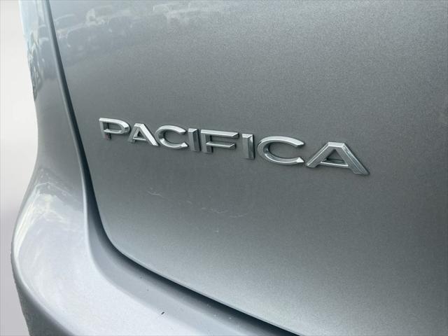 Photo of 2019 Billet Silver Metallic Clearcoat Chrysler Pacifica