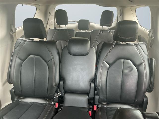 Photo of 2019 Billet Silver Metallic Clearcoat Chrysler Pacifica