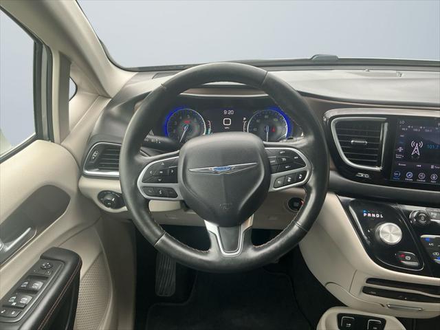 Photo of 2019 Billet Silver Metallic Clearcoat Chrysler Pacifica