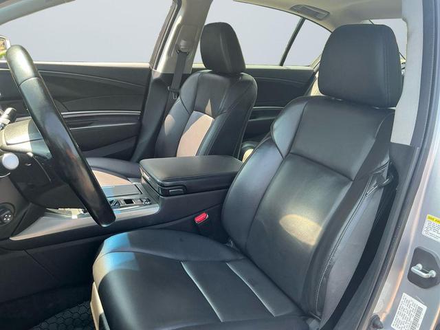 Photo of 2014 Silver Acura RLX