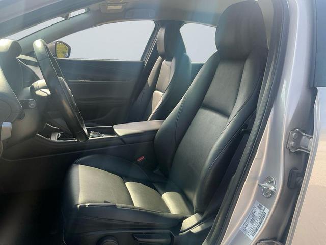 Photo of 2023 Platinum Quartz Metallic Mazda Mazda3