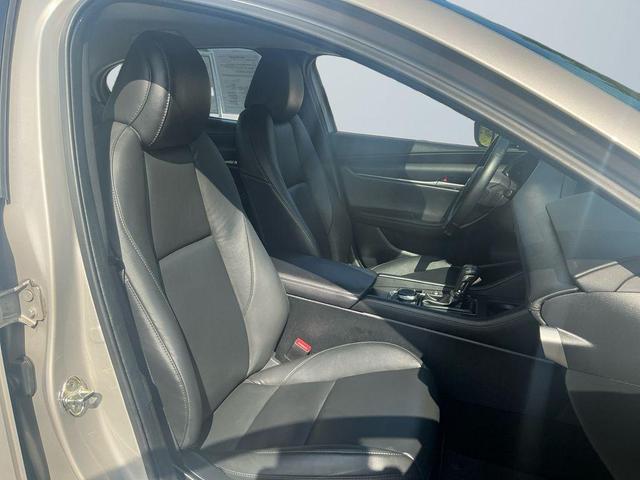 Photo of 2023 Platinum Quartz Metallic Mazda Mazda3