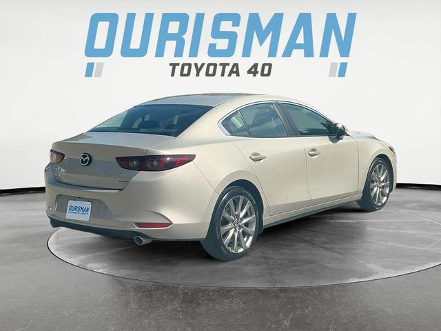 Photo of 2023 Platinum Quartz Metallic Mazda Mazda3