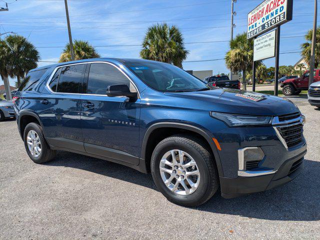 Photo of 2023 Northsky Blue Metallic Chevrolet Traverse