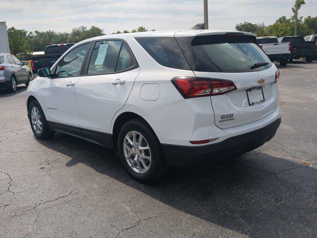 Photo of 2022 Summit White Chevrolet Equinox