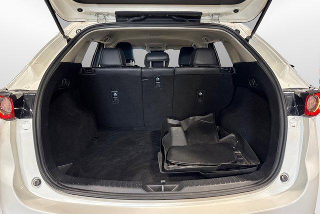 Photo of 2020 Snowflake White Pearl Mica Mazda CX-5