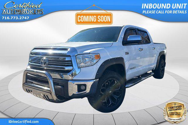 Photo of 2017 Super White Toyota Tundra