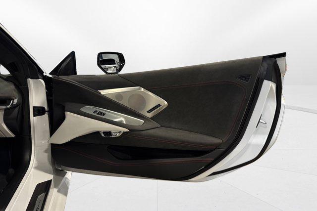 Photo of 2023 White Pearl Metallic Tricoat Chevrolet Corvette