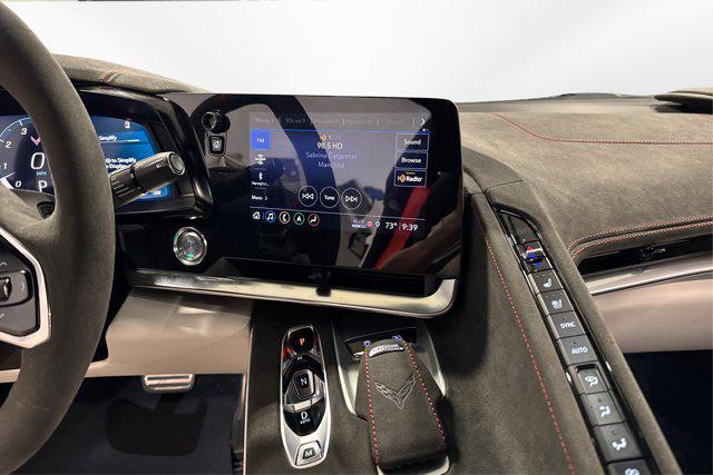 Photo of 2023 White Pearl Metallic Tricoat Chevrolet Corvette