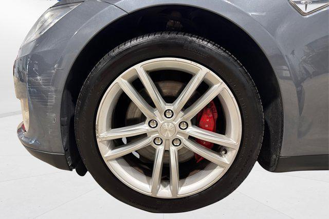 Photo of 2014 Gray Metallic Tesla Model S