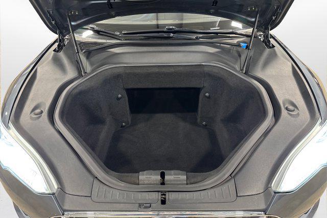 Photo of 2014 Gray Metallic Tesla Model S