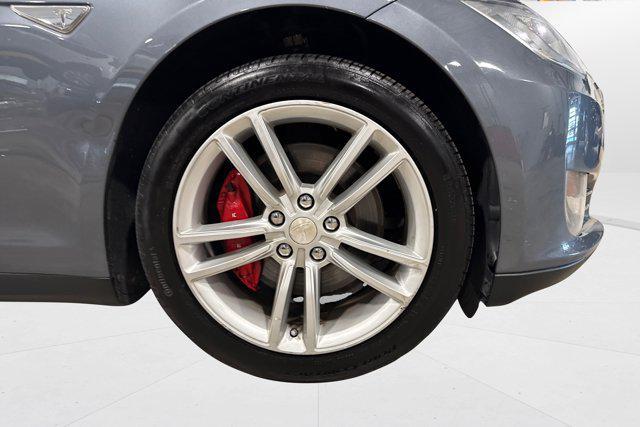 Photo of 2014 Gray Metallic Tesla Model S