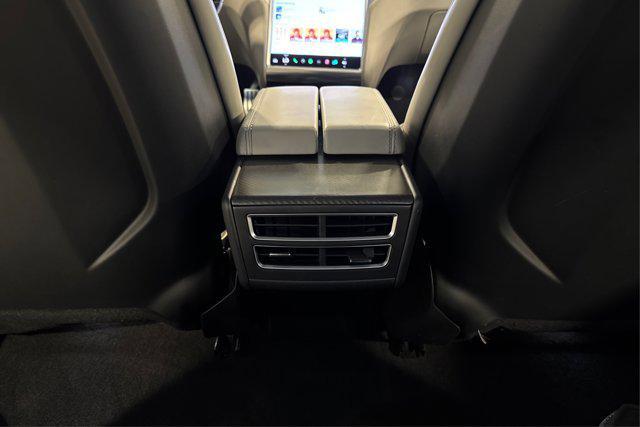 Photo of 2014 Gray Metallic Tesla Model S