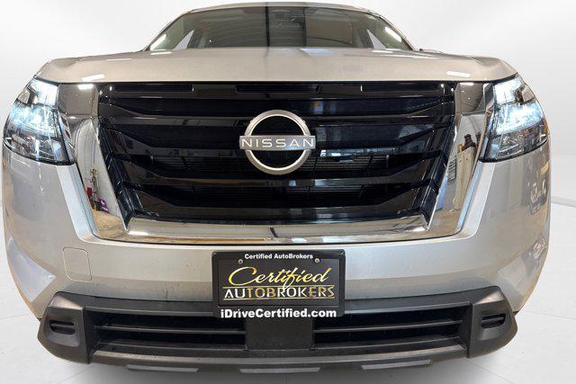 Photo of 2025 Brilliant Silver Metallic Nissan Pathfinder