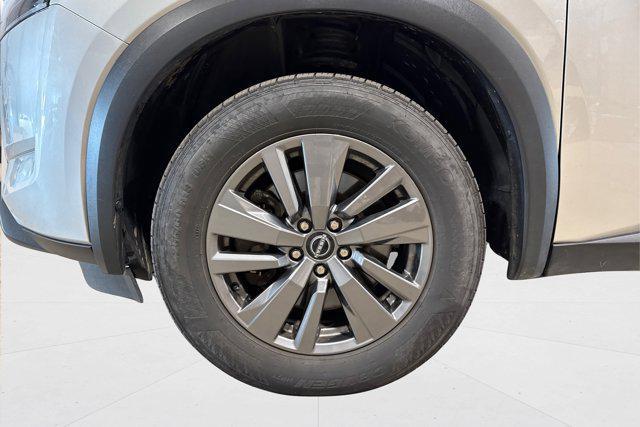 Photo of 2025 Brilliant Silver Metallic Nissan Pathfinder