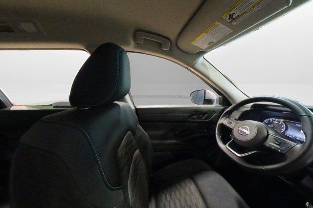 Photo of 2025 Brilliant Silver Metallic Nissan Pathfinder