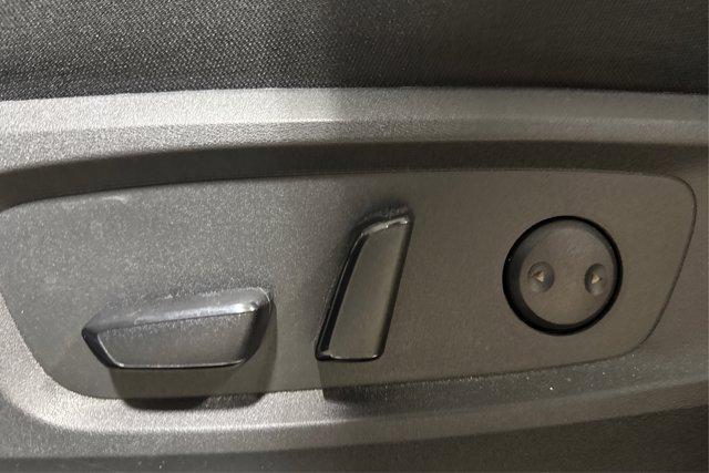 Photo of 2025 Brilliant Silver Metallic Nissan Pathfinder