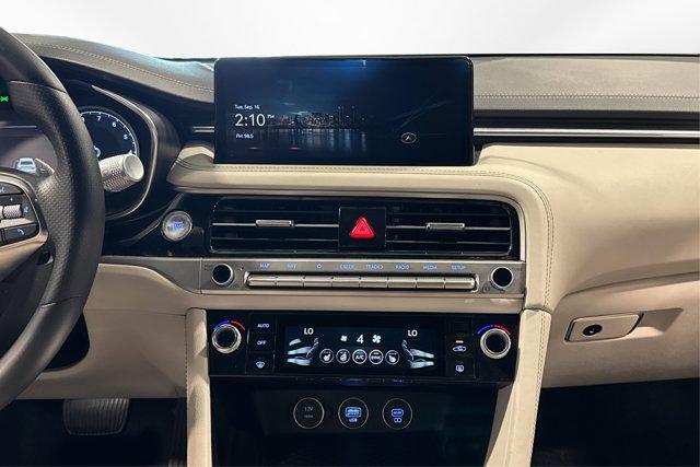 Photo of 2025 Alta White Genesis G70