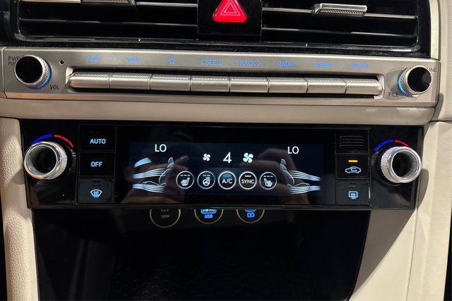 Photo of 2025 Alta White Genesis G70