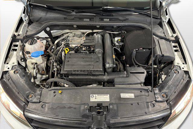 Photo of 2017 Pure White Volkswagen Jetta
