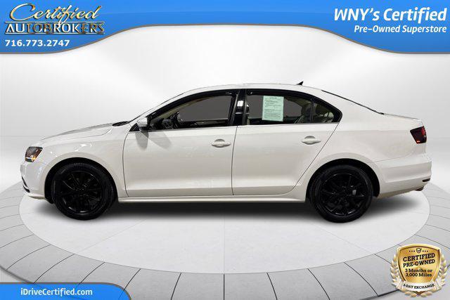 Photo of 2017 Pure White Volkswagen Jetta